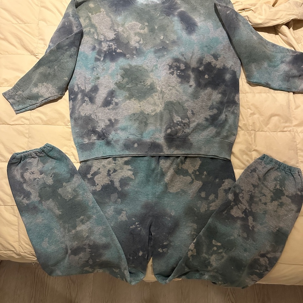 Blue and Gray Tie-Dye Sweatshirt and Pants Set